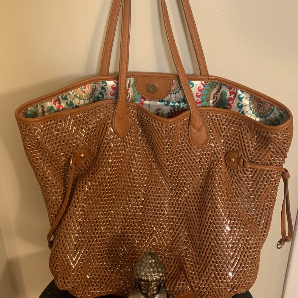 tan tote shoulder bag